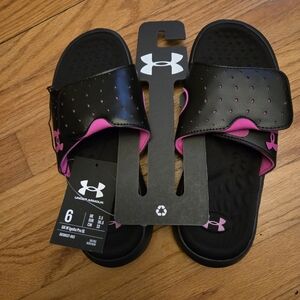 Under Armour Women's Size 6 Black and Pink Women's Slides ***NEW